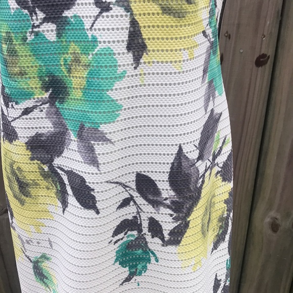 NWT - Madison Leigh White Floral Dress - Size 6 - Picture 4 of 7